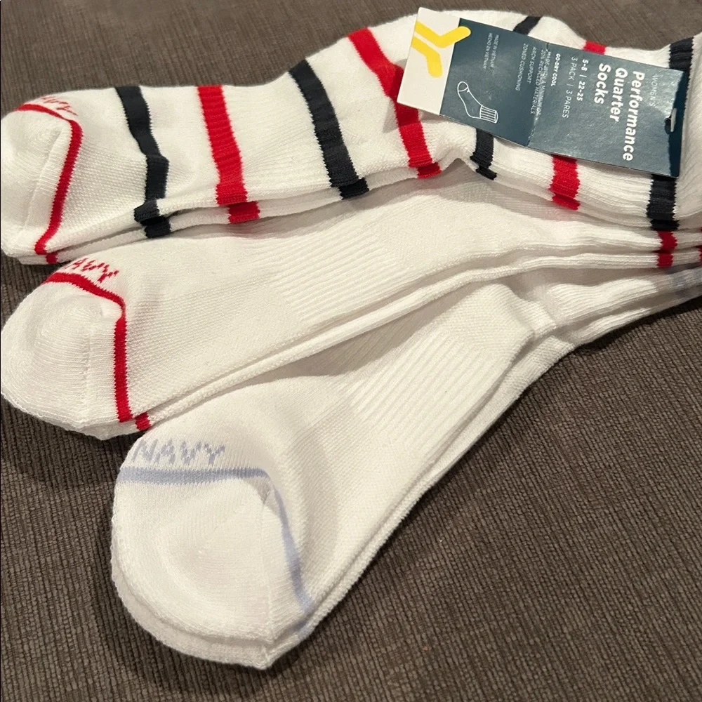 OLD NAVY PERFORMANCE CREW SOCKS Striped 3pck NWT